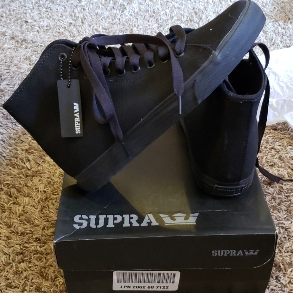Supra Size 8 thunder blk canvas shoes